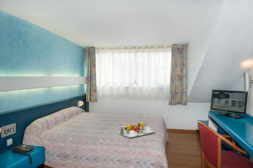 Hotel Urbain V Mende Exterior photo