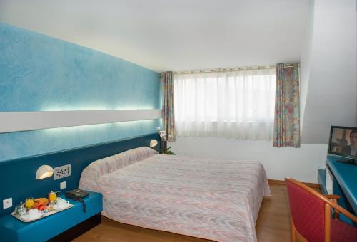 Hotel Urbain V Mende Exterior photo