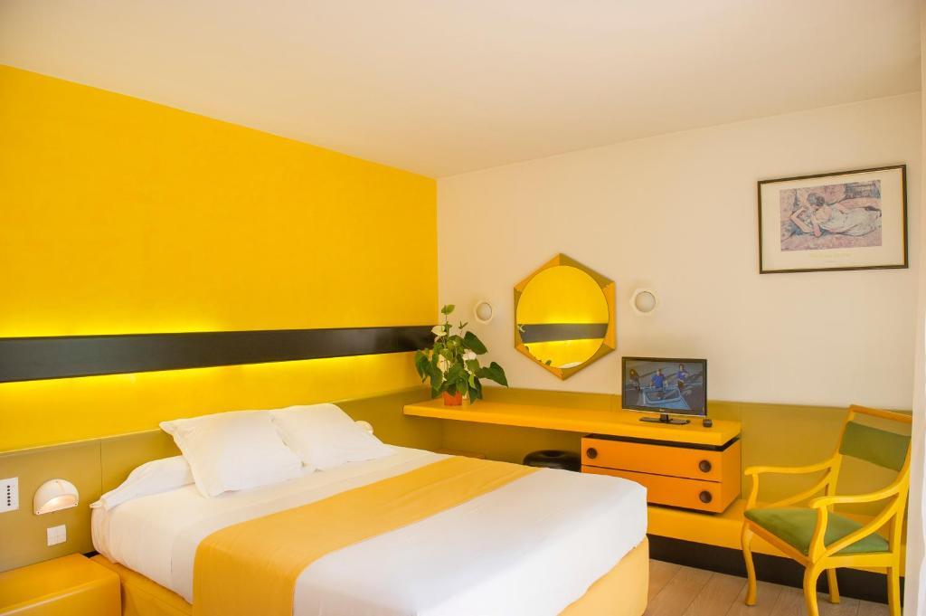 Hotel Urbain V Mende Exterior photo
