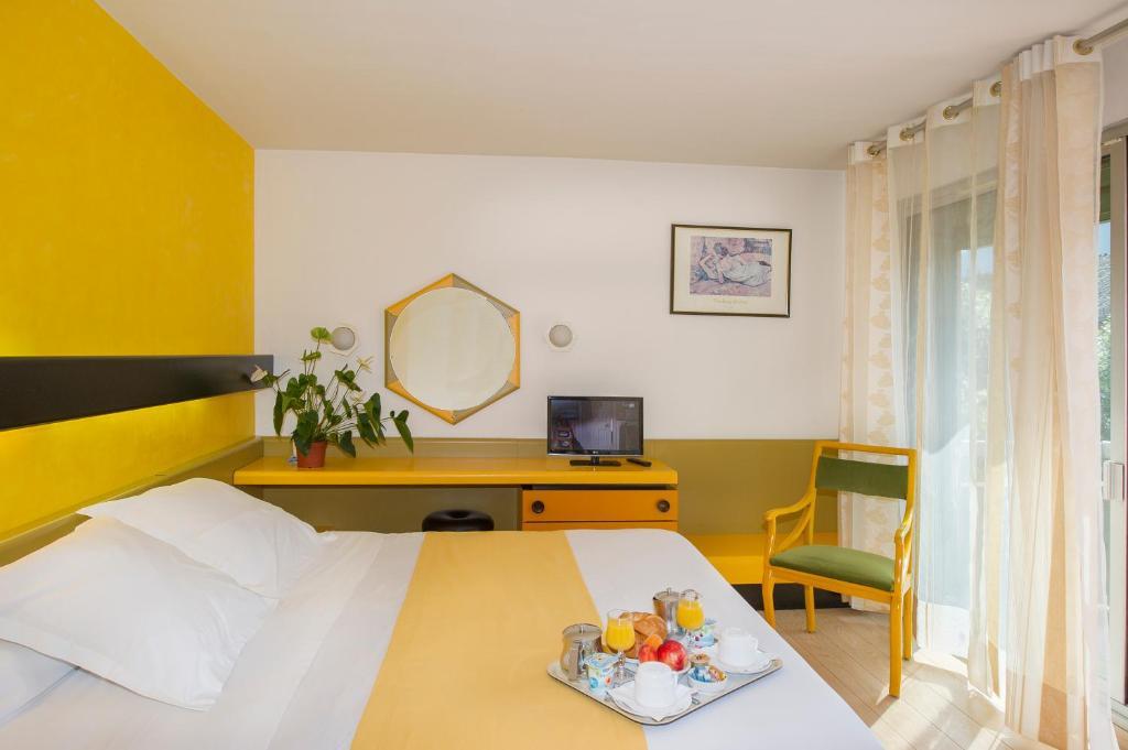 Hotel Urbain V Mende Exterior photo