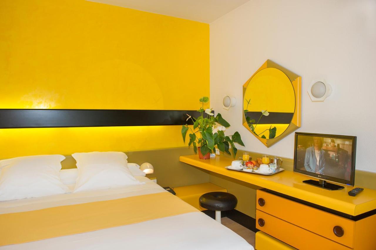 Hotel Urbain V Mende Room photo