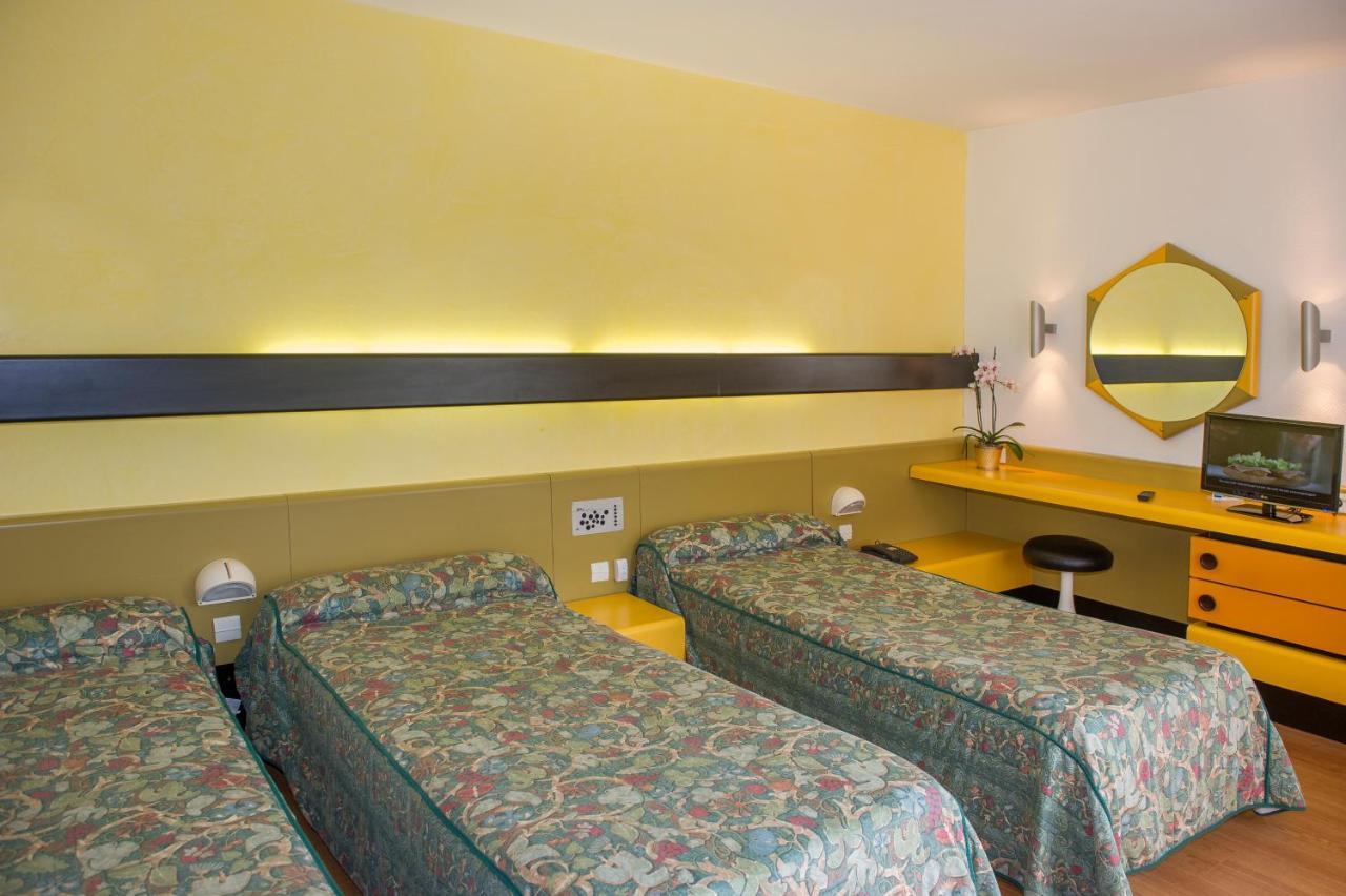 Hotel Urbain V Mende Room photo